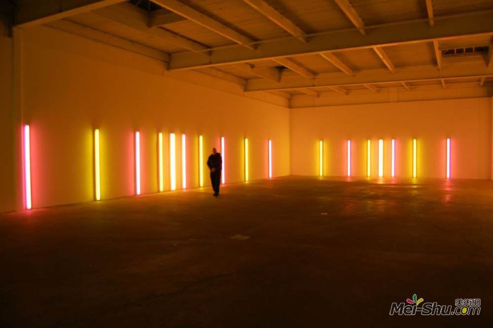 丹弗拉文(Dan Flavin)高清作品《Alternating pink and "gold"》