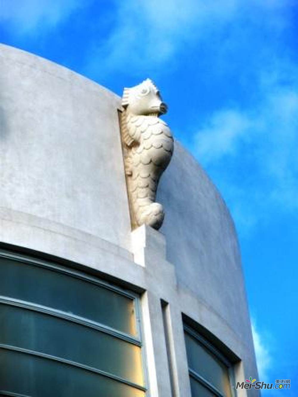 埃里克·吉尔(Eric Gill)高清作品《莫里卡米德兰酒店入口上方的海马》