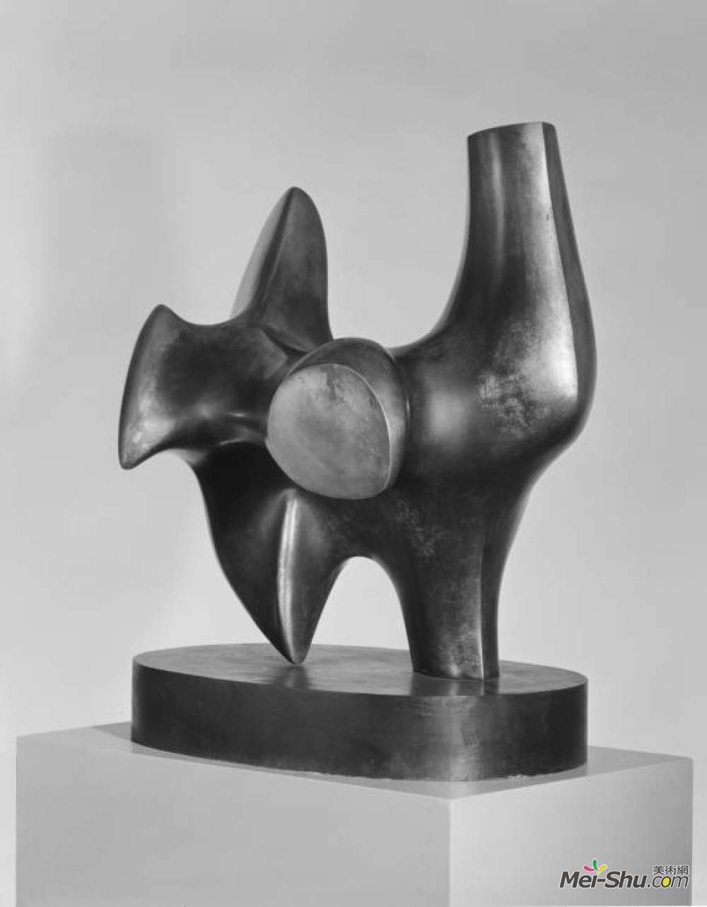 弓箭手 艺术家:亨利·摩尔 年代:1964 风格:抽象主义 类型:雕塑