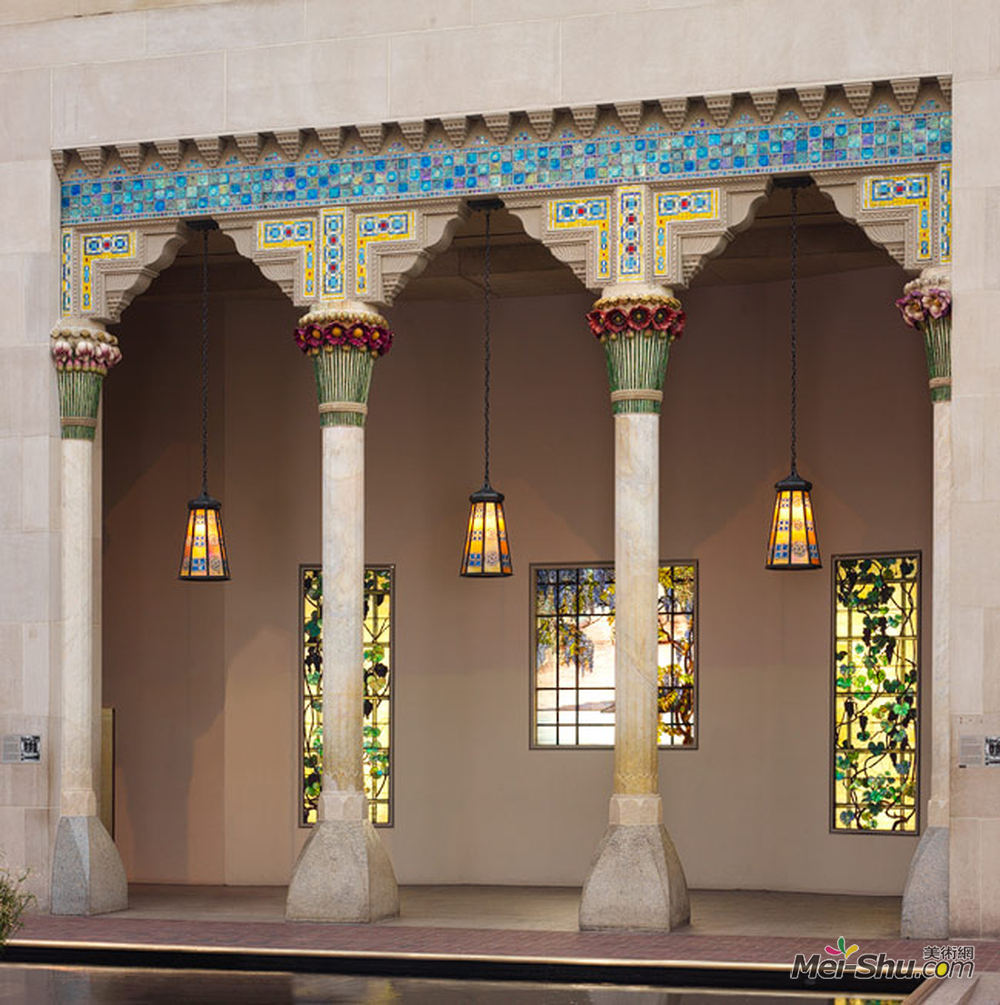蒂凡尼(Louis Comfort Tiffany)高清作品《纽约牡蛎湾劳勒顿厅罗吉亚》