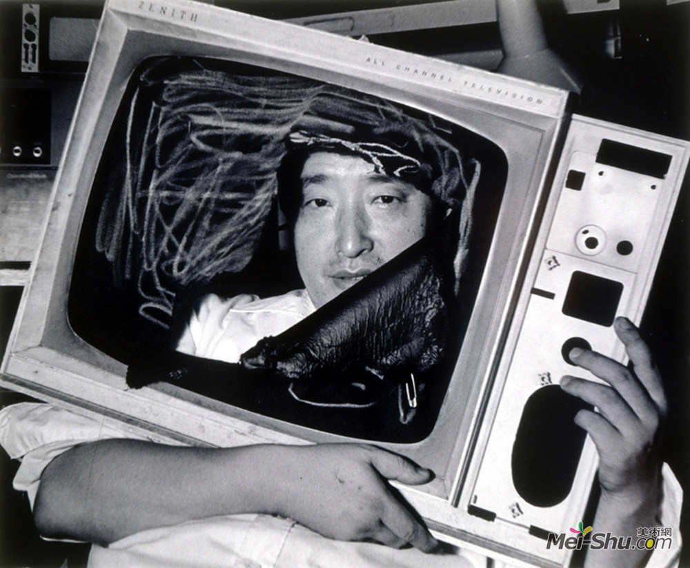 白南准(Nam June Paik)