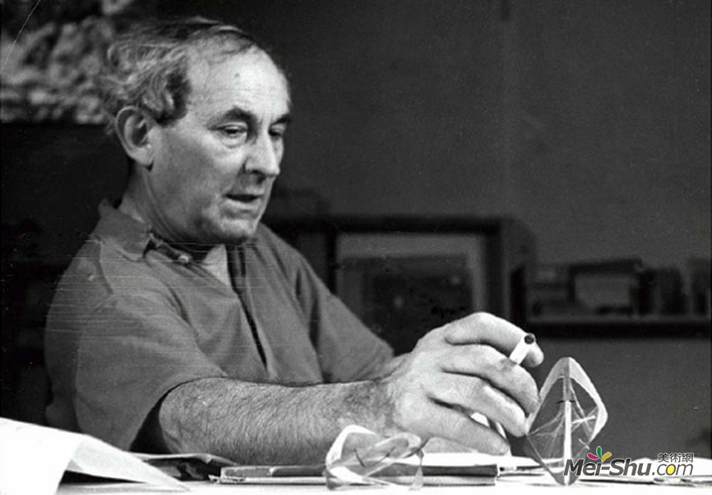 贾柏(Naum Gabo)