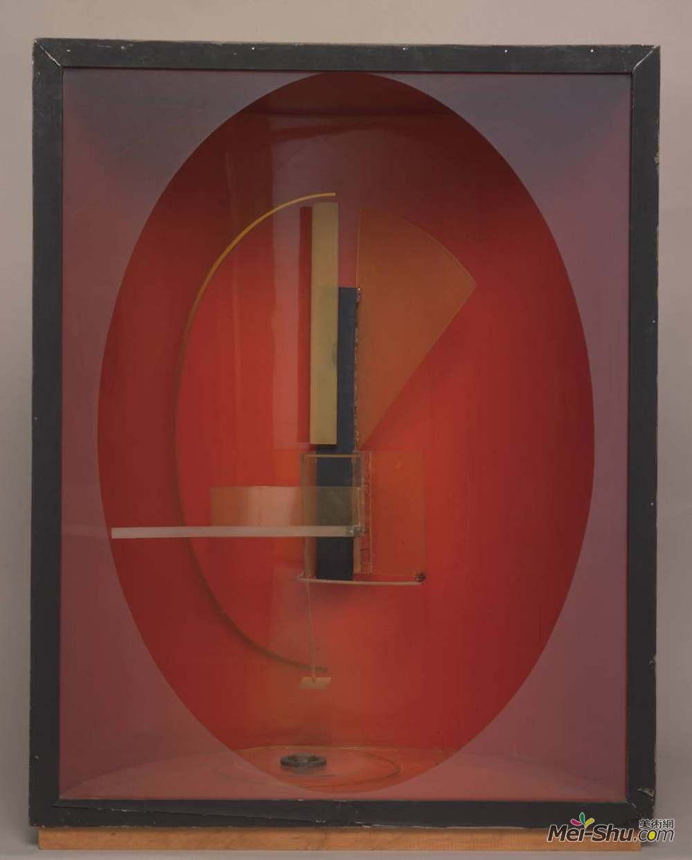瑙姆·加博(Naum Gabo)高清作品《红洞窟》