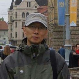 郑向东
