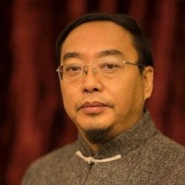 容铁