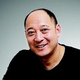 李伟