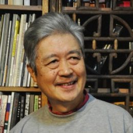 高柏年