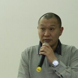 李学斌