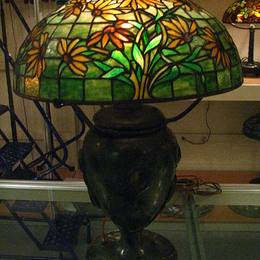《黑眼苏珊》蒂凡尼(Louis Comfort Tiffany)高清作品欣赏