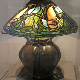 《台灯》蒂凡尼(Louis Comfort Tiffany)高清作品欣赏