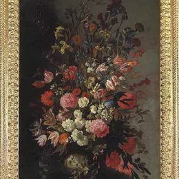 《郁金香，百合花，鸢尾花和其他花，在一个雕刻的瓮中，》马里奥努齐(Mario Nuzzi)高清作品欣赏