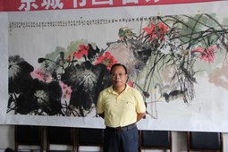 莲荷共塘结硕果 和平盛世如磐石