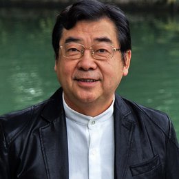 谢天成