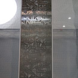 《楼外楼(2)》袁博作品
